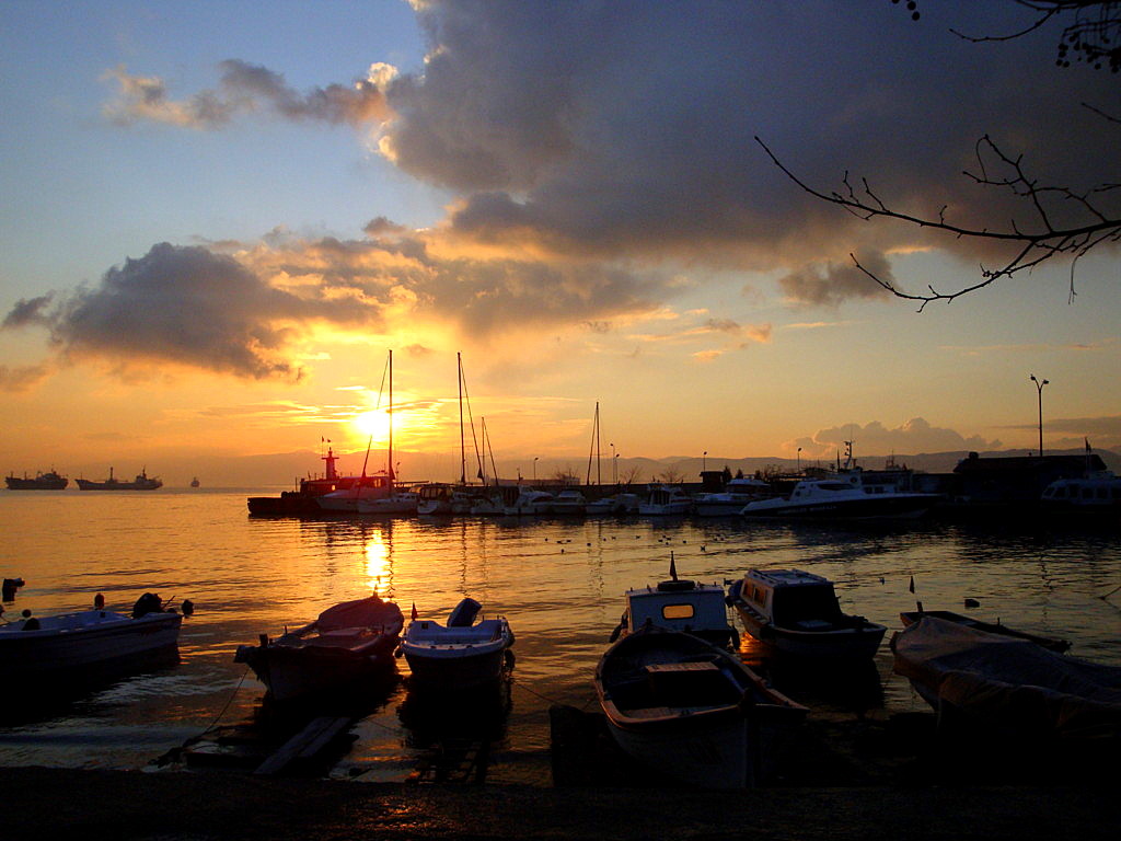 The sunrise in Eskihisar
